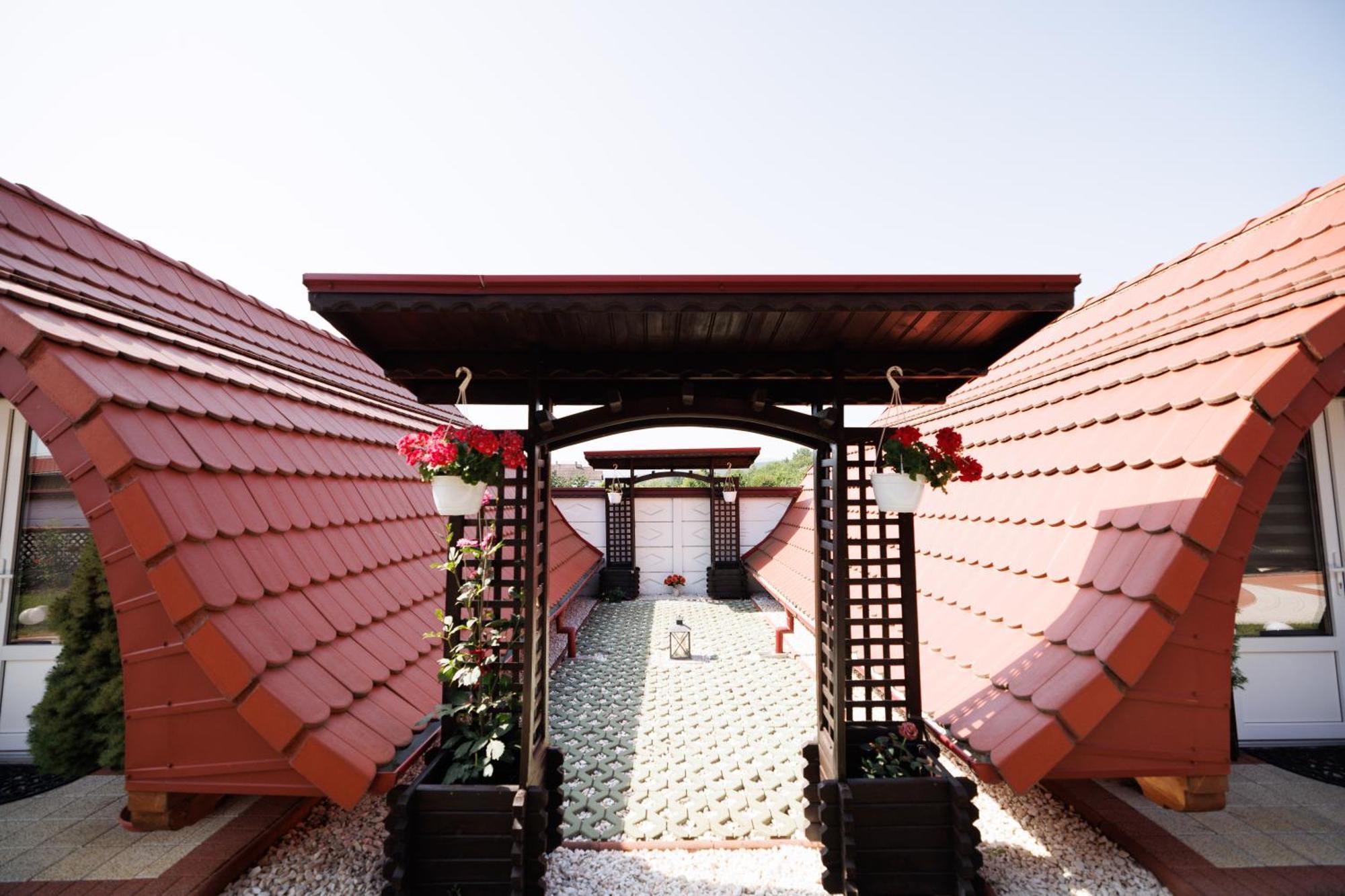 Vila Adr Petresti Ngoại thất bức ảnh