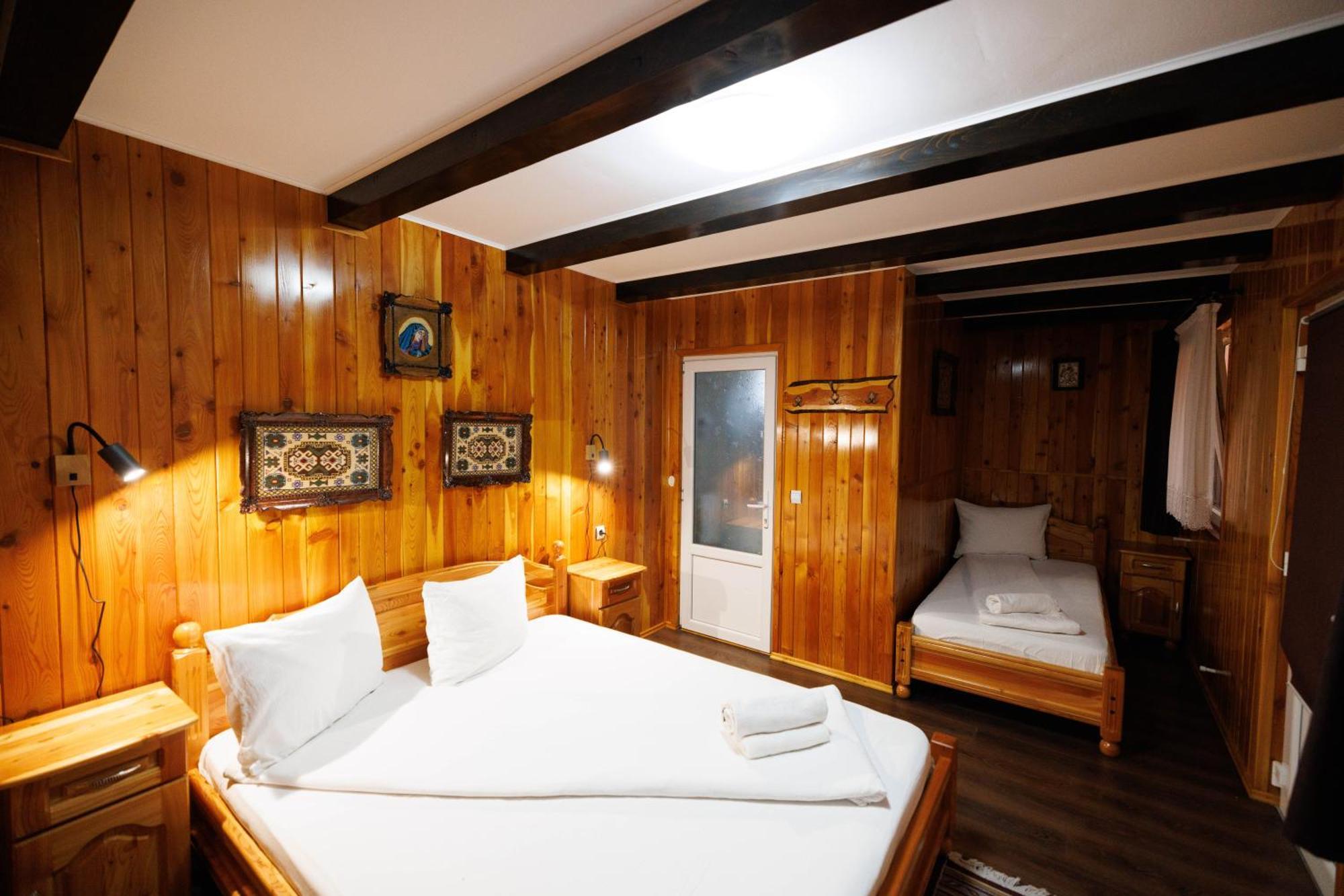Vila Adr Petresti Ngoại thất bức ảnh