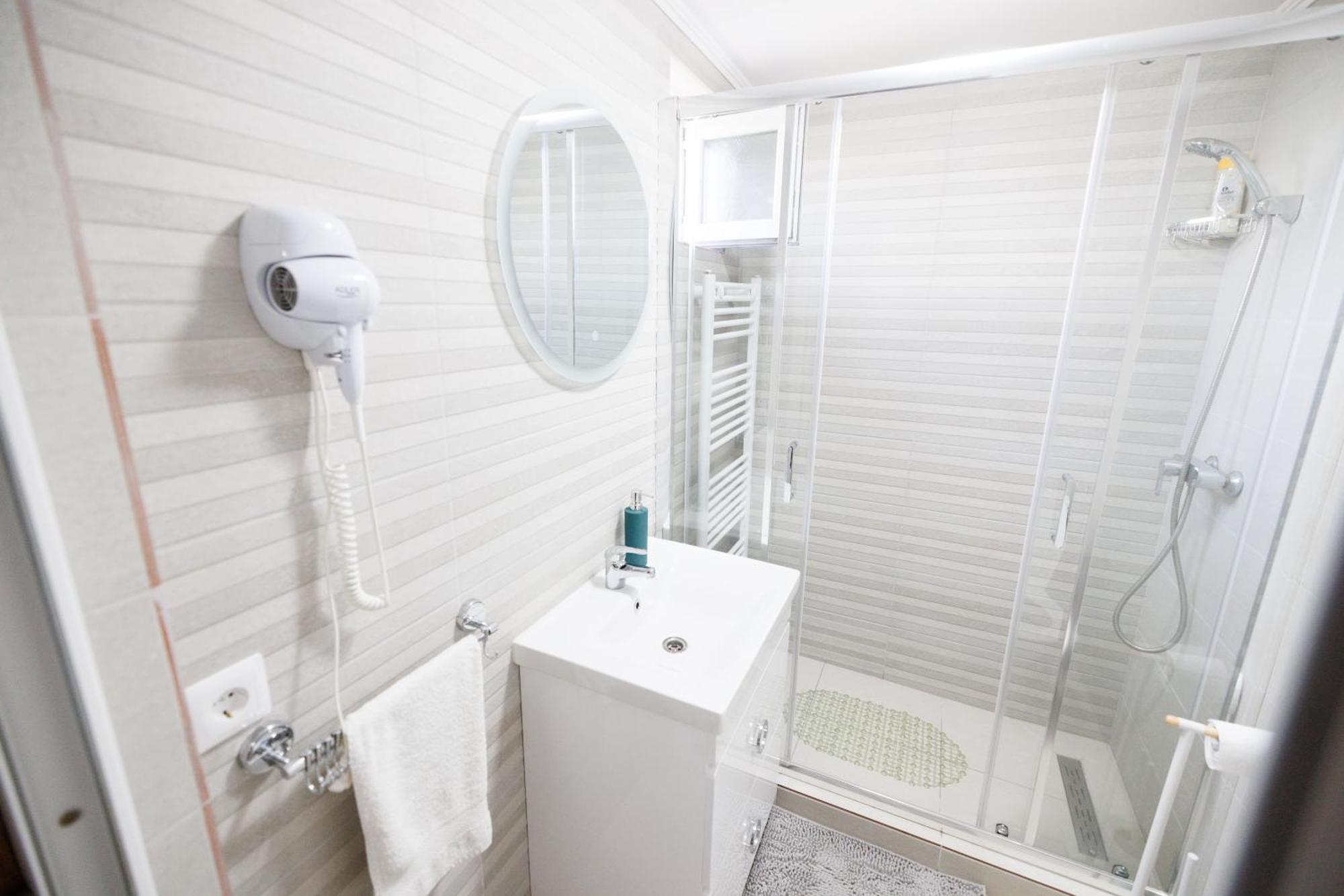 Vila Adr Petresti Ngoại thất bức ảnh