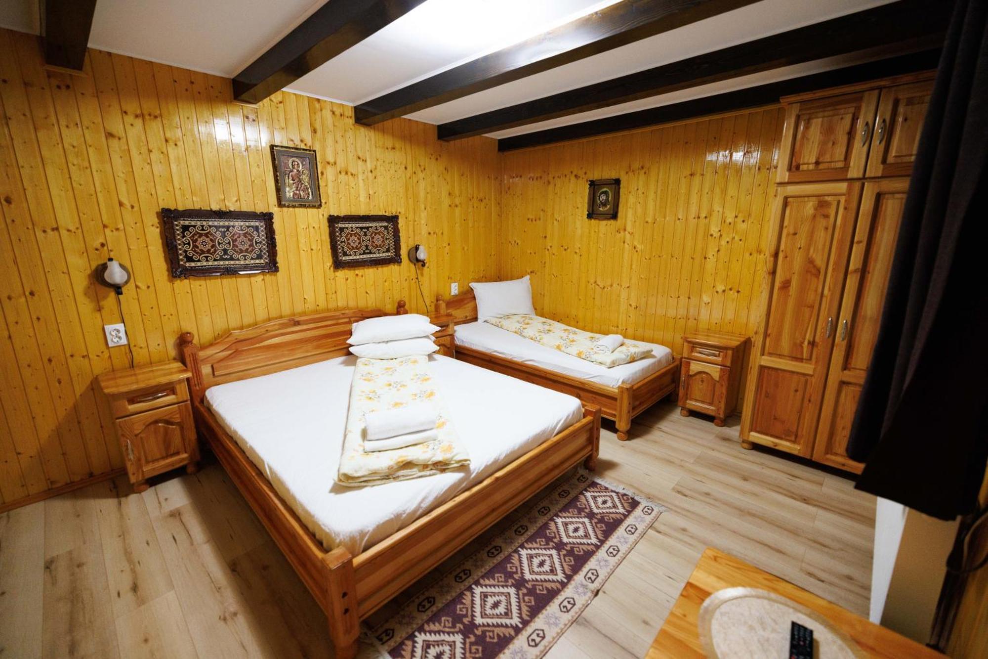 Vila Adr Petresti Ngoại thất bức ảnh