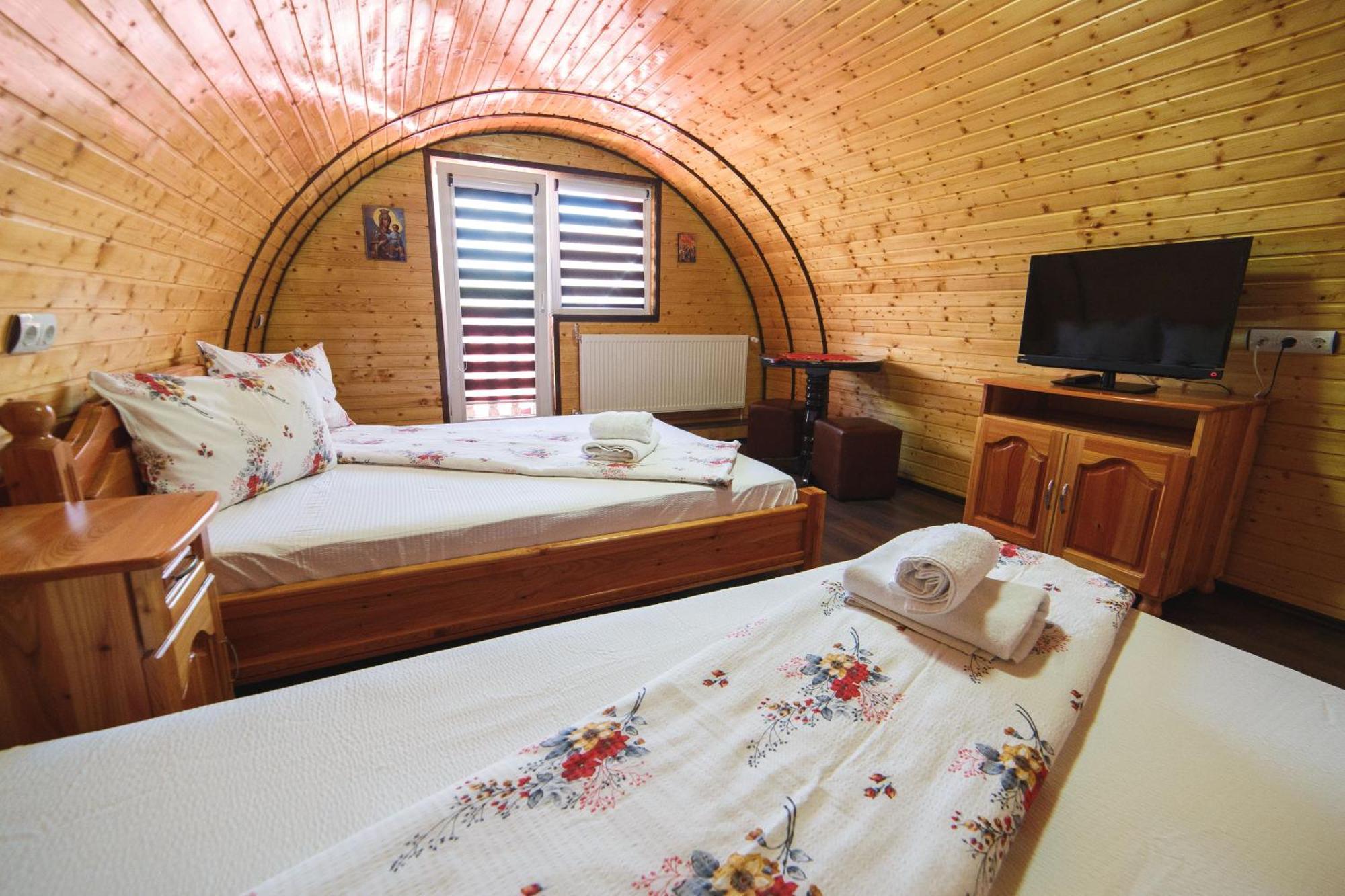 Vila Adr Petresti Ngoại thất bức ảnh